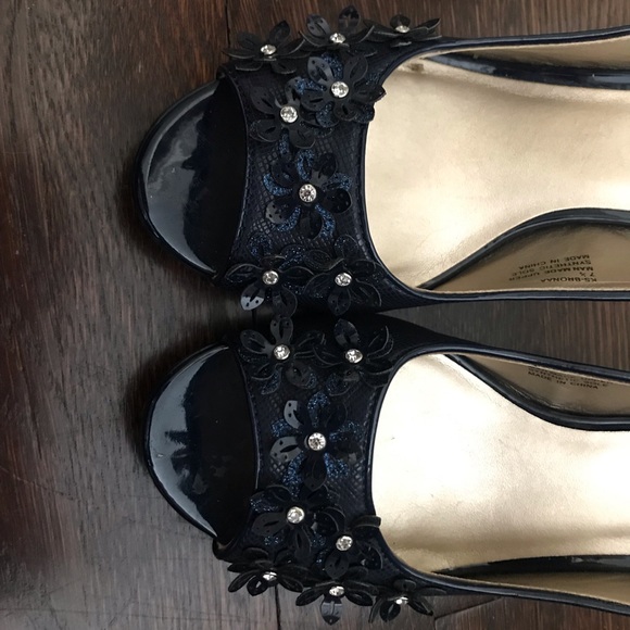 Blue high heel with sling back - Picture 2 of 6